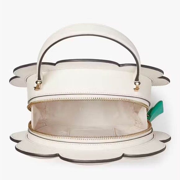 ♠️ NWT Kate Spade Day Tripper 3D Daisy Flower Crossbody Bag - Picture 3 of 6